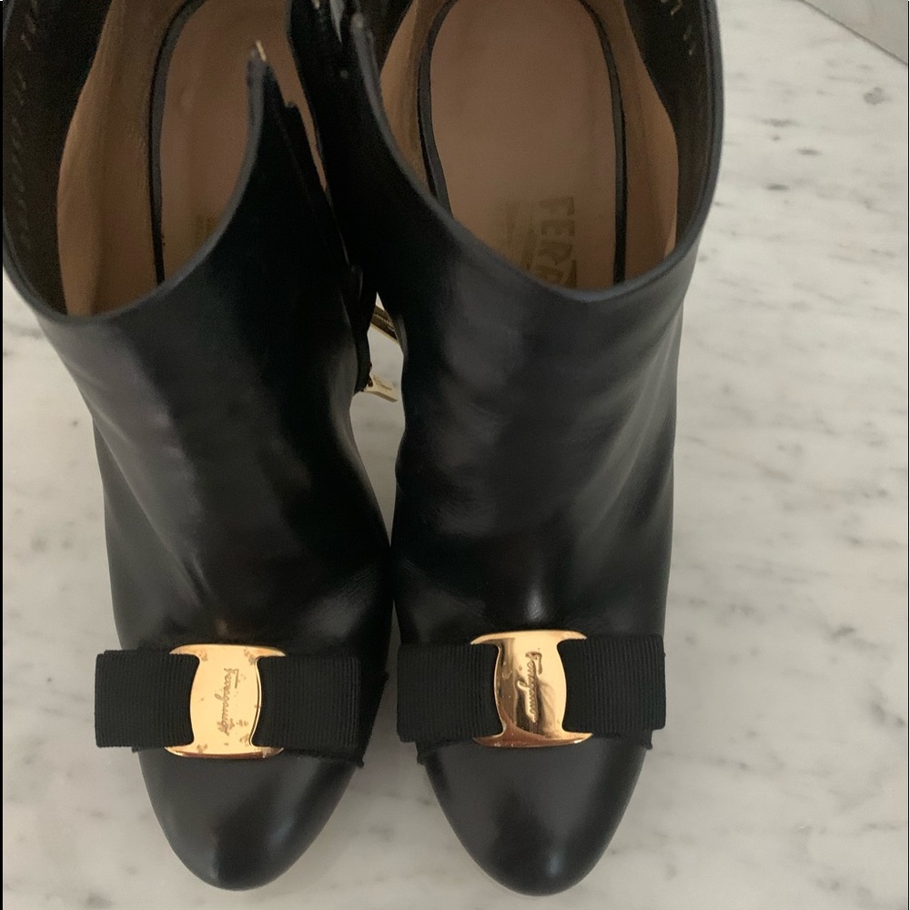 Shoe
